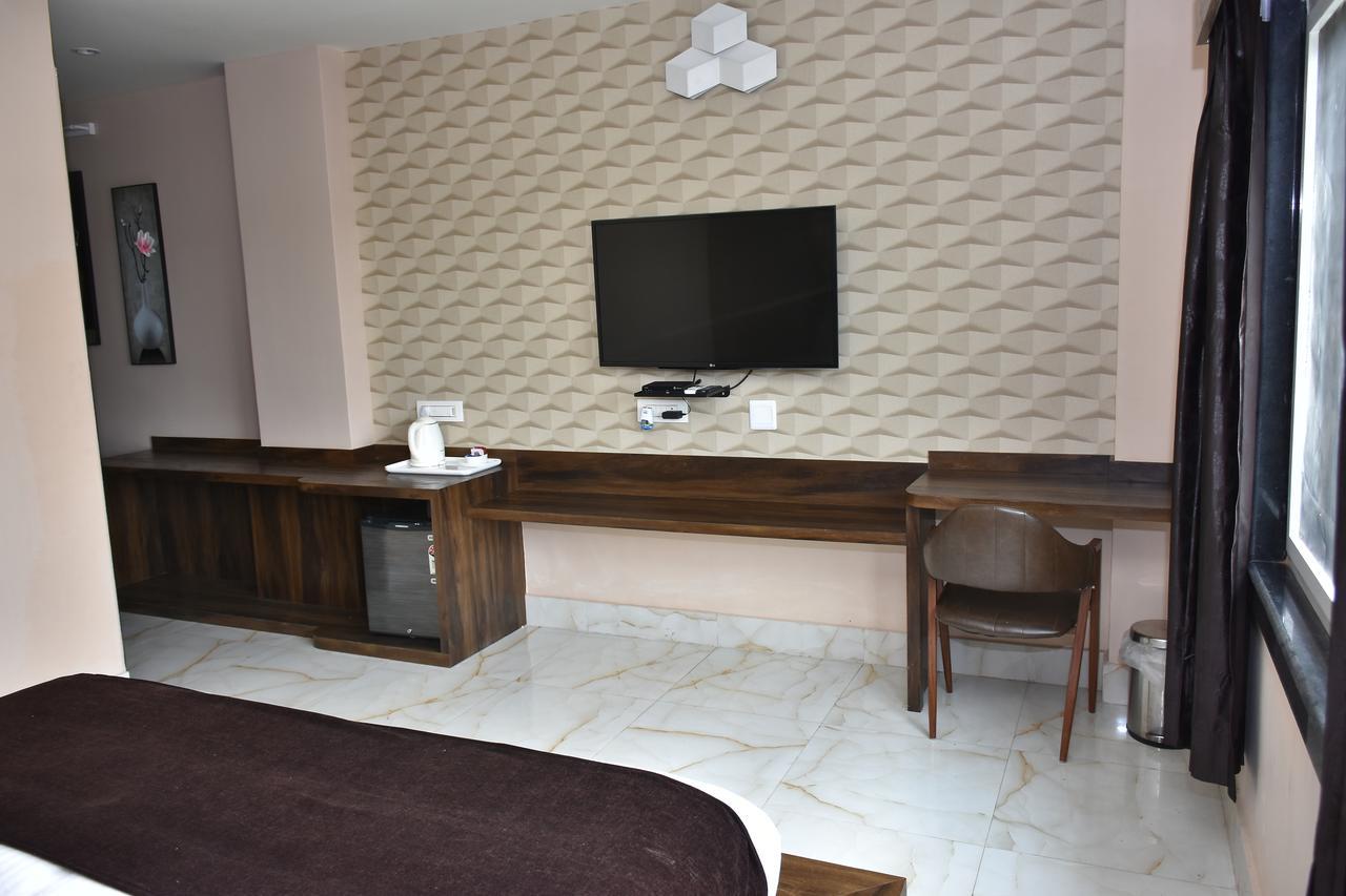 Hotel Daftari Palace Kishanganj Εξωτερικό φωτογραφία