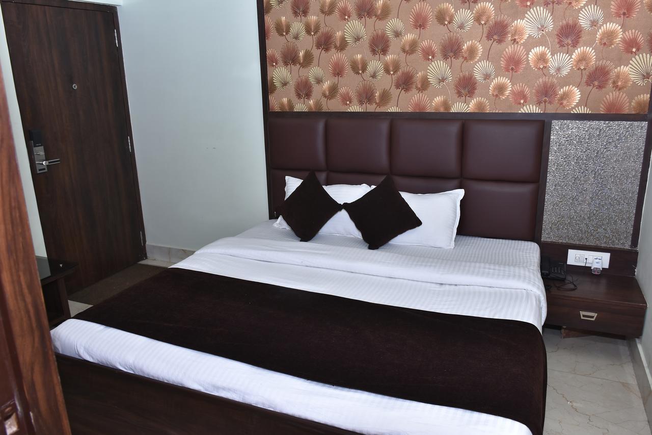 Hotel Daftari Palace Kishanganj Εξωτερικό φωτογραφία
